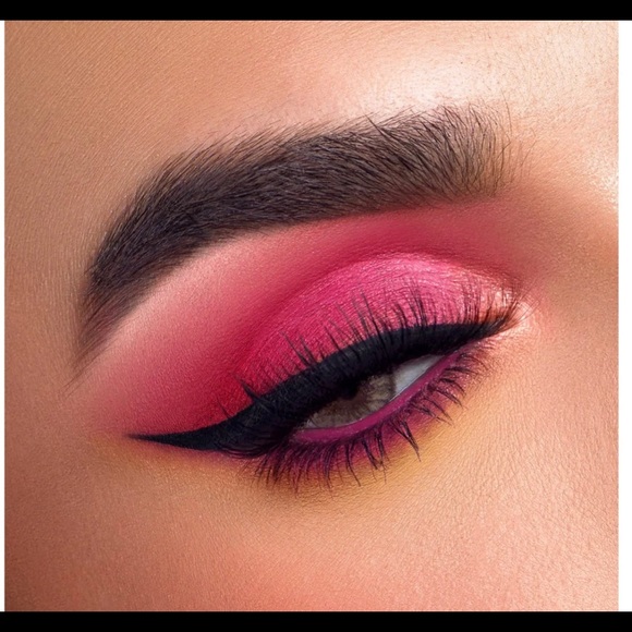 Artist Couture Caliente Eyeshadow Palette - Picture 11 of 11